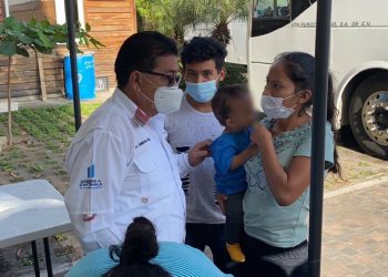 El Director General de Migración, Guillermo Díaz, superviso la atención que se les brinda a los migrantes retornados