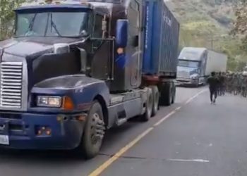 Comercio nacional afectado por cierre del paso vehicular en Vado Hondo