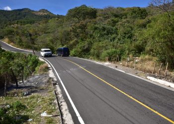 Inauguran tramo carretero en Jutiapa