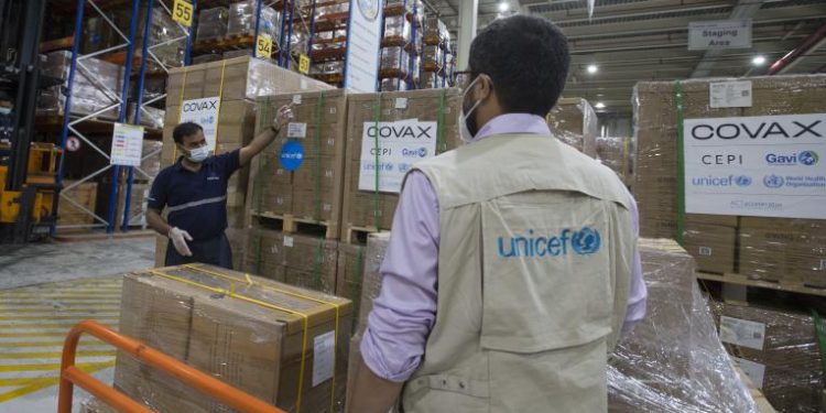 Unicef prevé distribuir mil millones de jeringas para vacunas contra el COVID-19