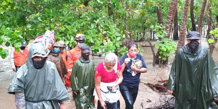Afectados por tormentas tropicales Eta-Iota