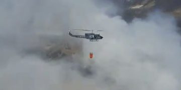 Apoyan vía aérea para apagar incendio en vertedero de la ruta al Pacífico