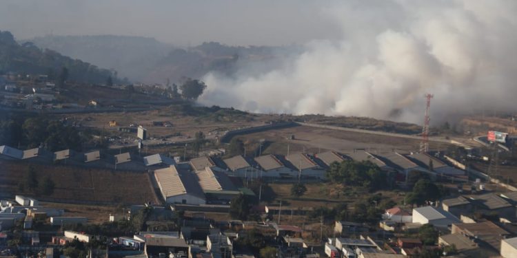 Incendio en vertedero de Villa Nueva está controlado y en fase de mitigación