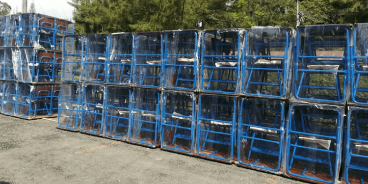 Regreso a clases 2021: Mineduc entrega 16 mil escritorios en el país