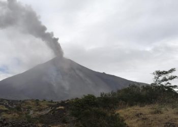 Volcán de Pacaya continúa con nivel alto de actividad, alerta el Insivumeh