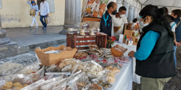 Mercado de productos artsanales en la Antigua Guatemala