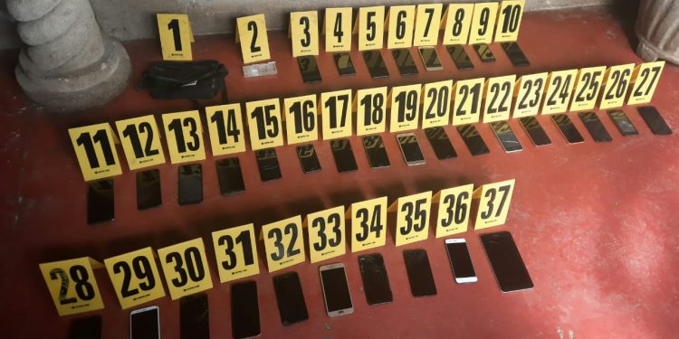 Capturan a pandillero que vendía celulares robados en Chimaltenango