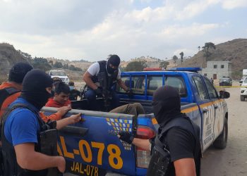 PNC rescata a mujer y captura a supuestos secuestradores