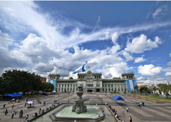 Segeplan prepara el primer informe de gobierno.