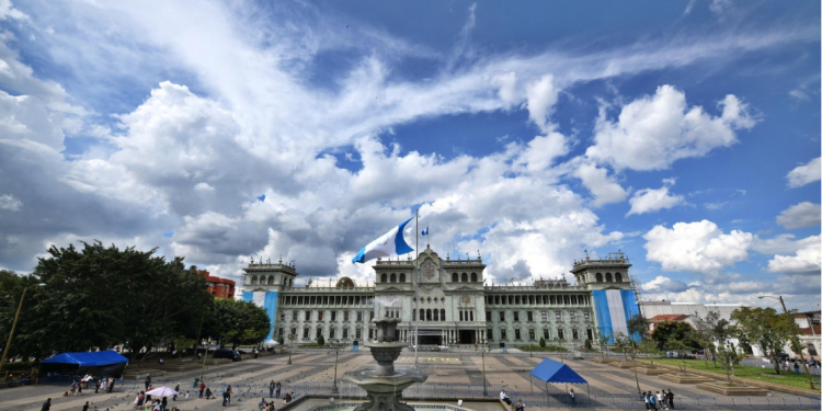 Segeplan prepara el primer informe de gobierno.