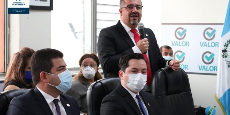 Ministro de Cultura expone ante diputados importancia de promover rescate al patrimonio cultural prehispánico
