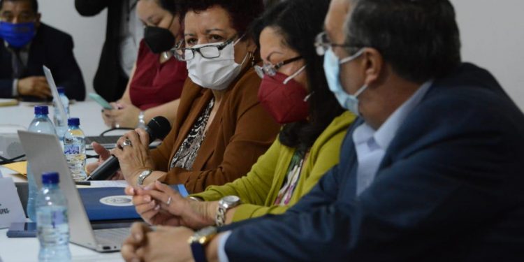 Presentan plan de vacunación contra el COVID-19 ante Comisión de Salud del Congreso