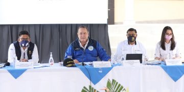 Presidente en reunión con alcaldes y gobernadores