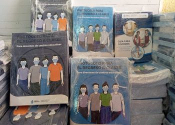 Comienza entrega de más de 275 mil guías y protocolos para el ciclo escolar 2021