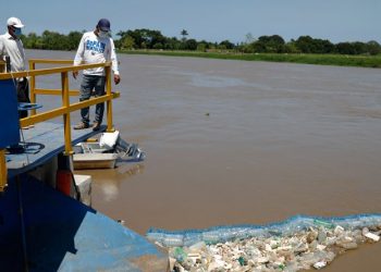 Realizan jornadas de limpieza en el río Motagua