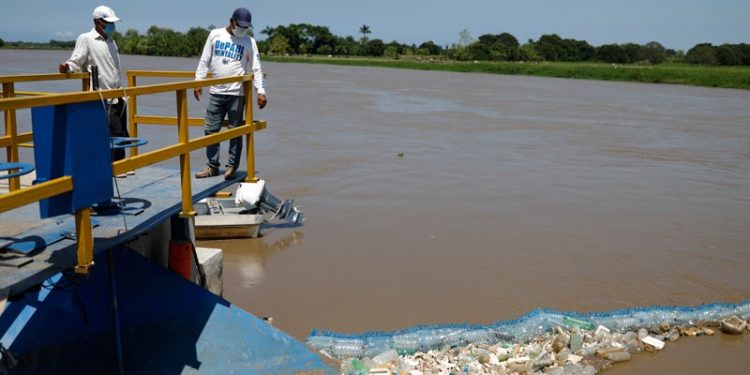 Realizan jornadas de limpieza en el río Motagua