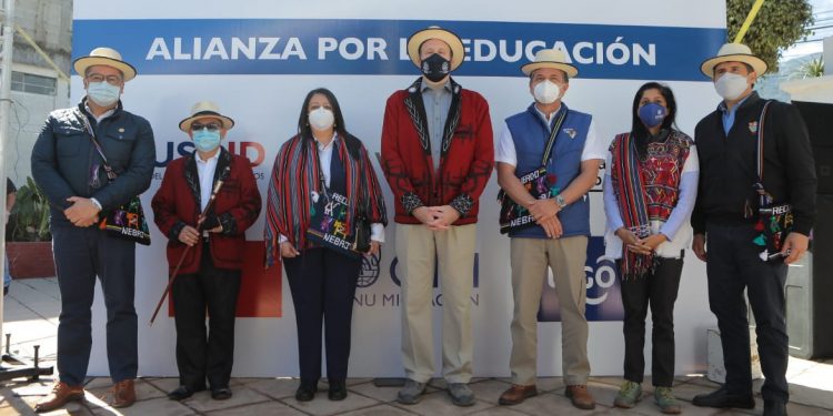 Presentan en Quiché la Alianza por la Educación