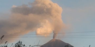 volcán de Pacaya en erupción