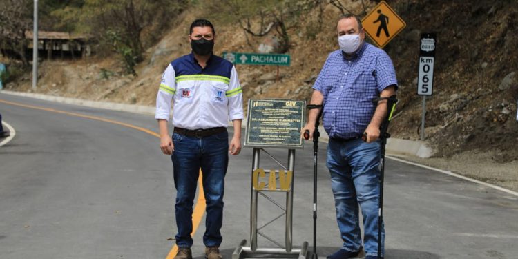 Optimizan carretera que conecta a San Martín Jilotepeque y Pachalum