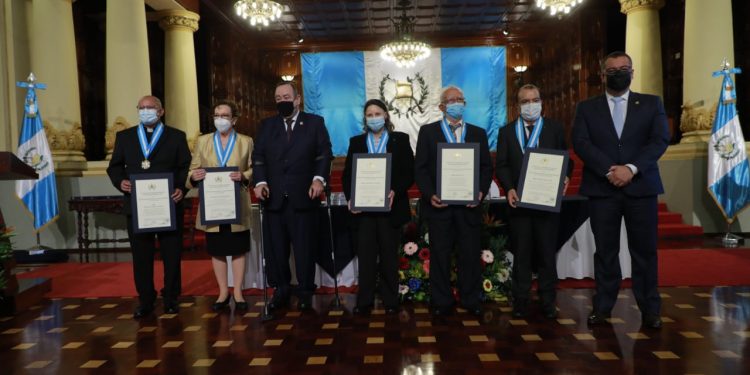 Presidente otorga Orden Nacional del Patrimonio Cultural