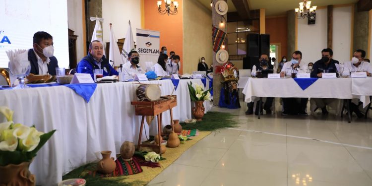 Presidente hace llamado a ejecutar proyectos municipales para promover desarrollo