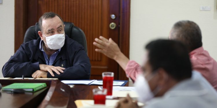 Presidente se reúne con alcaldes de Chiquimula para conocer proyectos de desarrollo