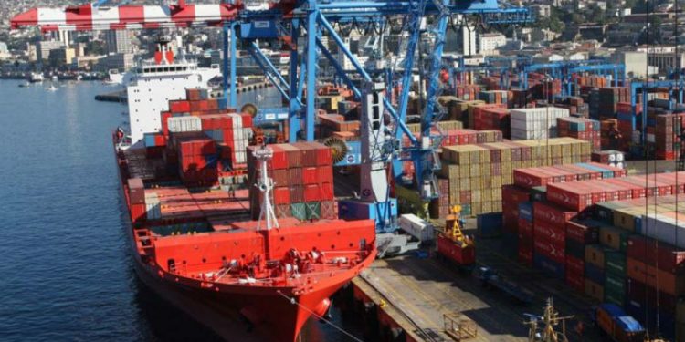 Uruguay y Chile avanzan en un plan para profundizar su TLC