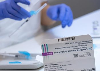 Bruselas trabaja para lograr un “número suficiente” de vacunas de AstraZeneca