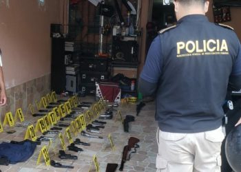PNC incauta armamento y cerca de medio millón de quetzales
