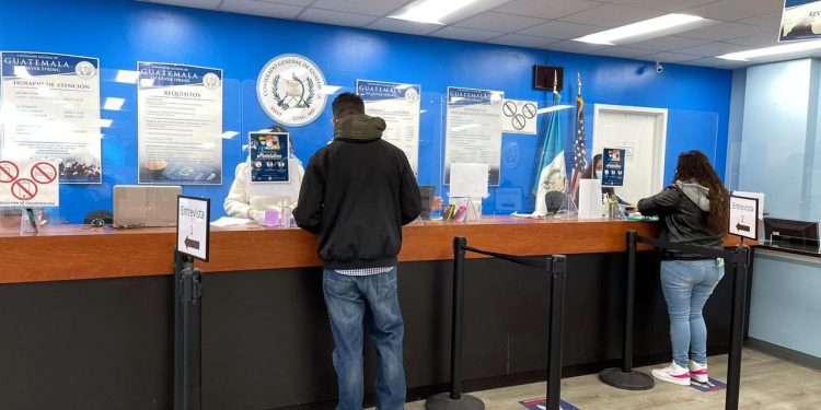 Desarrollan sábado consular en Estados Unidos para brindar asesoría a connacionales