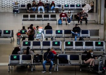 Procuraduría pide que el examen de coronavirus sea exigido en vuelos nacionales en Brasil