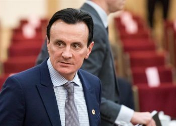 AstraZeneca cree que se pondrá al día con entregas a la Unión Europea en segundo trimestre