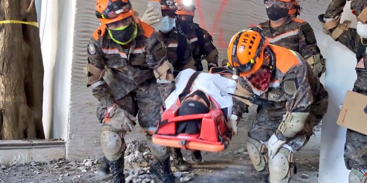 Cuál fue el papel del Ejército luego del terremoto de 1976