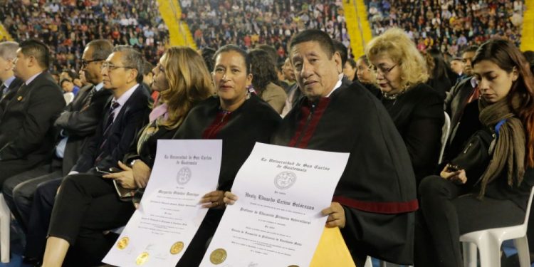 Cómo solicitar en línea el sello de la SAT para títulos universitarios