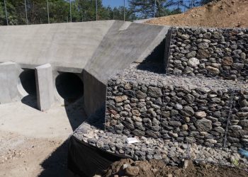 Habilitan vía dañada en Chiquimula que beneficia a 10 comunidades