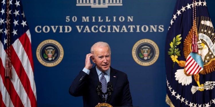 Biden urge al Senado a aprobar rescate para aliviar el “sufrimiento” por el coronavirus