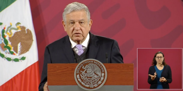 López Obrador lamenta muerte de militares en accidente aéreo en México