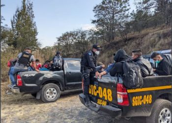 Rescatan a 16 menores que viajaban a Estados Unidos sin acompañamiento