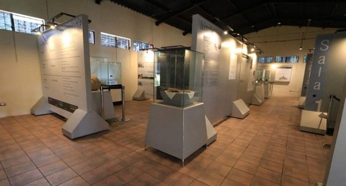 Conozca y transpórtese al museo del sitio arqueológico Iximché