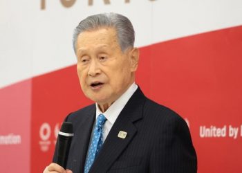 Renuncia presidente de comité organizador de Juegos Olímpicos de Tokio