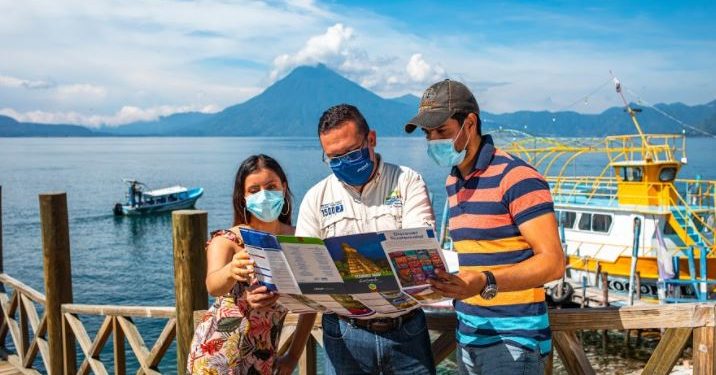 Turistas en Sololá