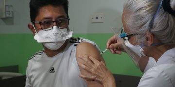 Hospital Roosevelt concluye vacunación contra el COVID-19