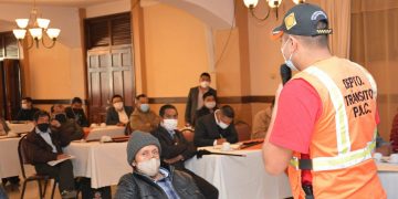 Capacitan a alcaldes comunitarios sobre educación vial