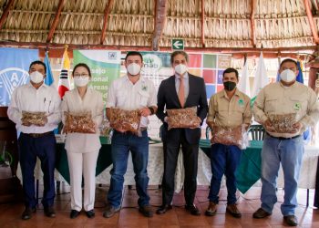 Donación de semillas Conap e Inab