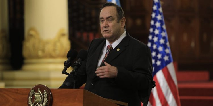 l presidente Alejandro Giammattei y la vicepresidenta de Estados Unidos, Kamala Harris sostuvieron una conversación telefónica este martes.