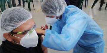 Vacunas llegan a trabajadores de hospitales privados./Foto: MSPAS.