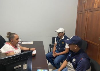 Funcionarios del consulado de Guatemala en México