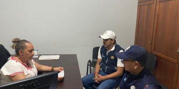 Funcionarios del consulado de Guatemala en México