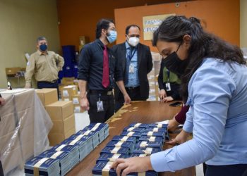 Guatemala ha enviado más de 300 mil cartillas para emisión de pasaportes a Estados Unidos