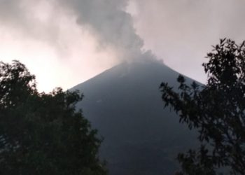 Reportan caída de ceniza en sectores aledaños al volcán de Pacaya